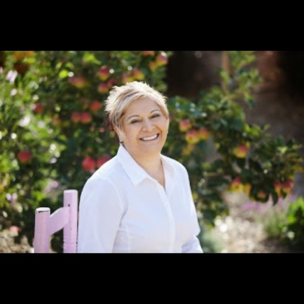 Meet your Posher, Cynthia
